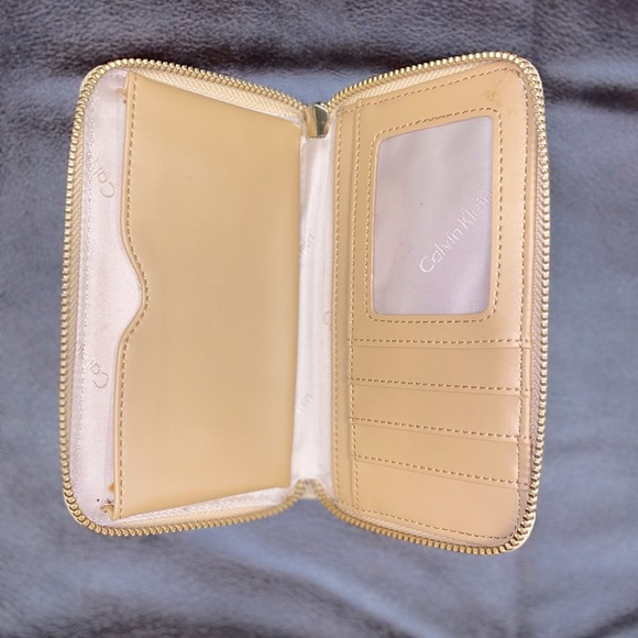 Calvin Klein wallet - Picture 2 of 2